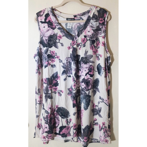 HEIMISH USA Tops - NWOT Heimish USA Sleeveless Top